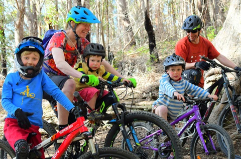 Mountain bike riding family